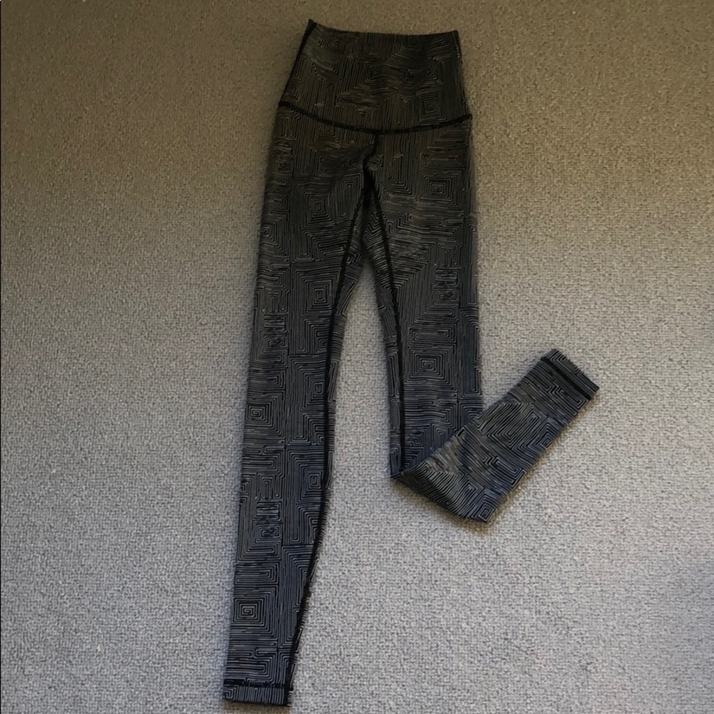 LULULEMON wunder under size 2 leggings